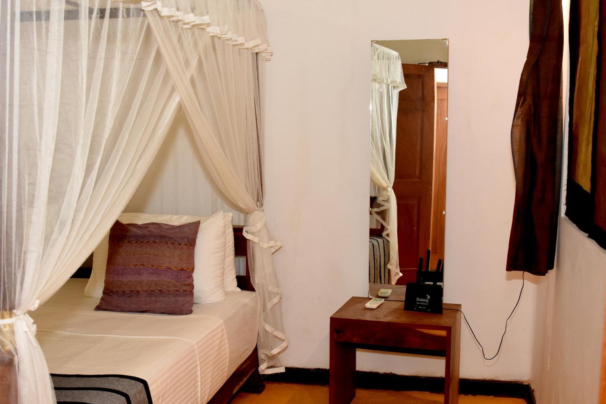 Villa Polhena Matara Kamer foto