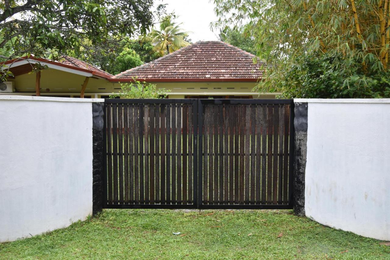 Villa Polhena Matara Buitenkant foto